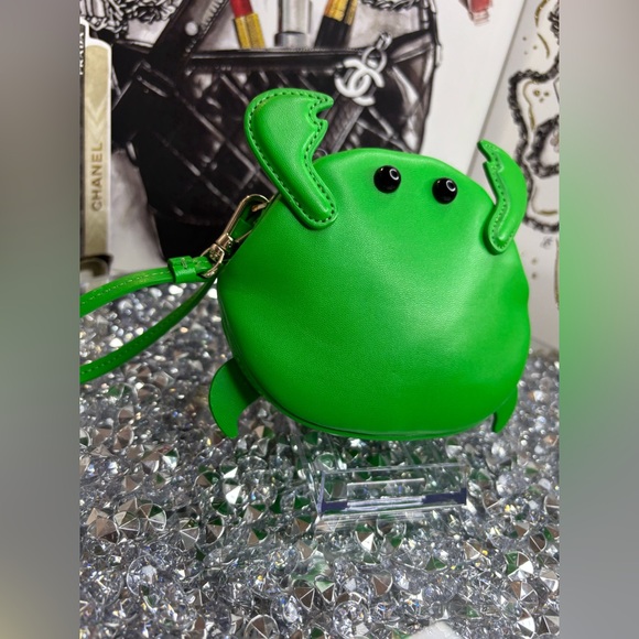 Kate Spade Shelly Crab Wristlet in green smooth leather NWOT - Picture 3 of 13